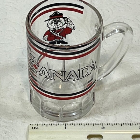 Mini-mug Shot Glass Canada Bear Mountie Red Black 2oz France - Picture 10 of 13
